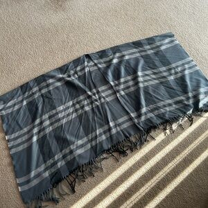 Stylish Gray Plaid wrap